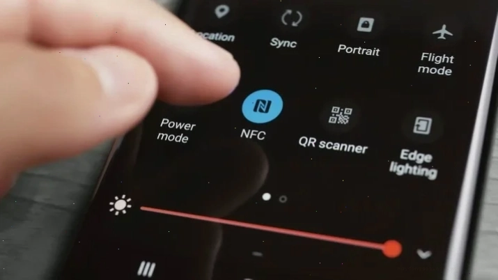 Bật NFC từ thông báo trên điện thoại OPPO