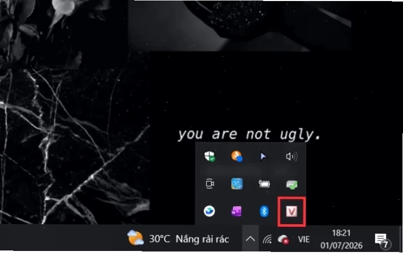 Biểu tượng Unikey ở thanh Taskbar cần hiện chữ V màu đỏ mới gõ được dấu