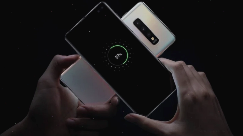 Cách chia sẻ pin không dây samsung