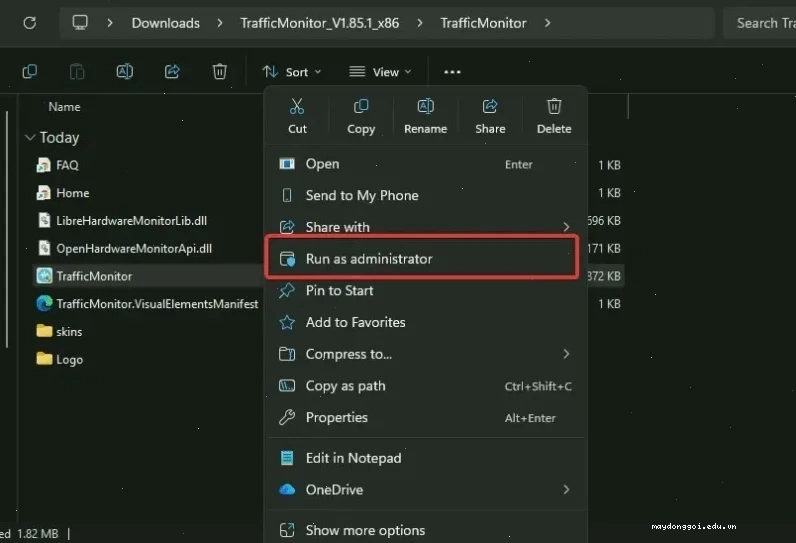Chạy TrafficMonitor với quyền admin để hiển thị tốc độ mạng trên thanh Taskbar