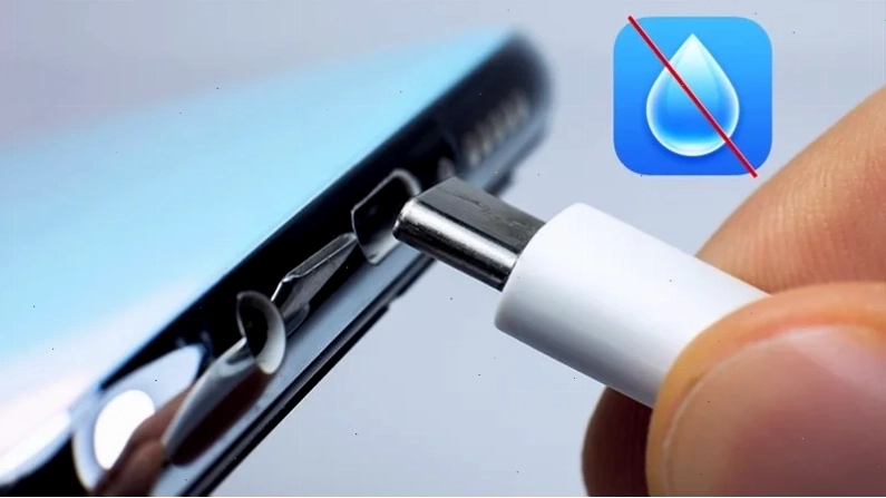 Điện thoại Samsung báo độ ẩm có nguy hiểm đến thiết bị không?
