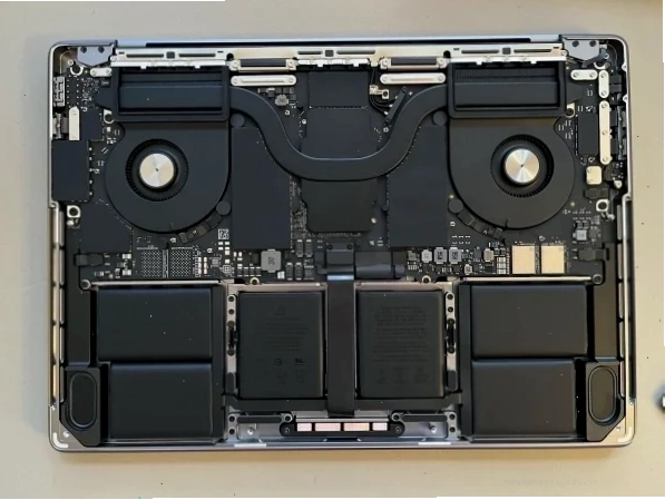 Giao diện BIOS hiển thị thứ tự Boot ưu tiên