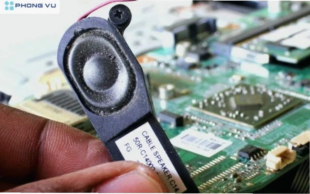 Hư hỏng phần cứng loa laptop như rách màng loa
