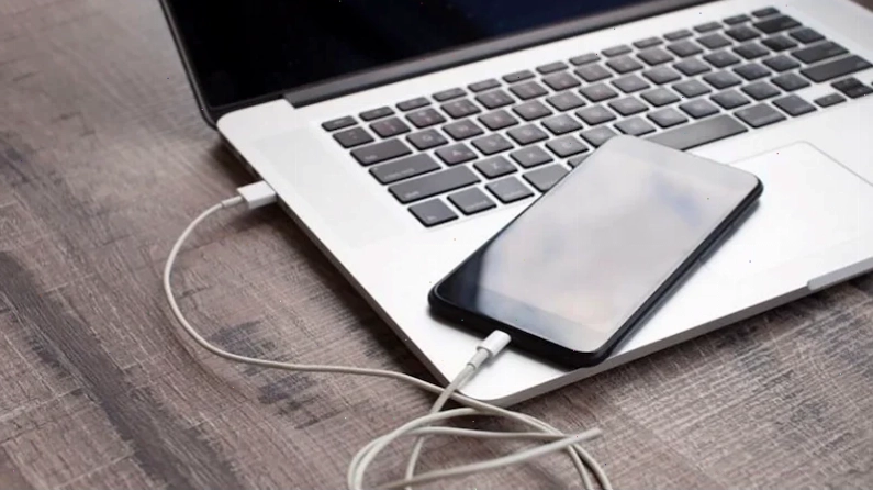 Kết nối điện thoại với máy tính bằng cáp USB