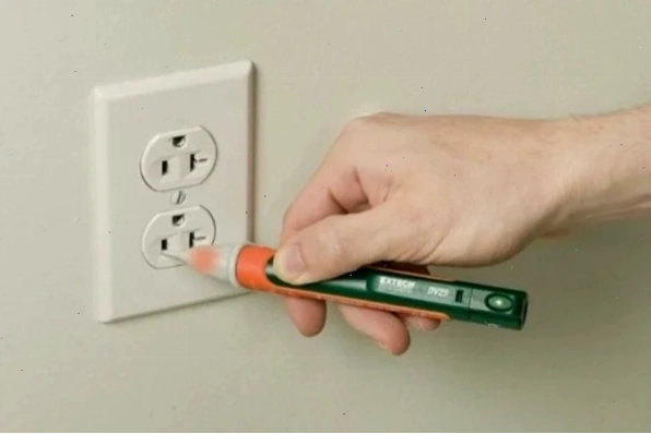 Kiểm tra nguồn điện có phải là nguyên nhân điện thoại báo sạc nhưng không vào pin
