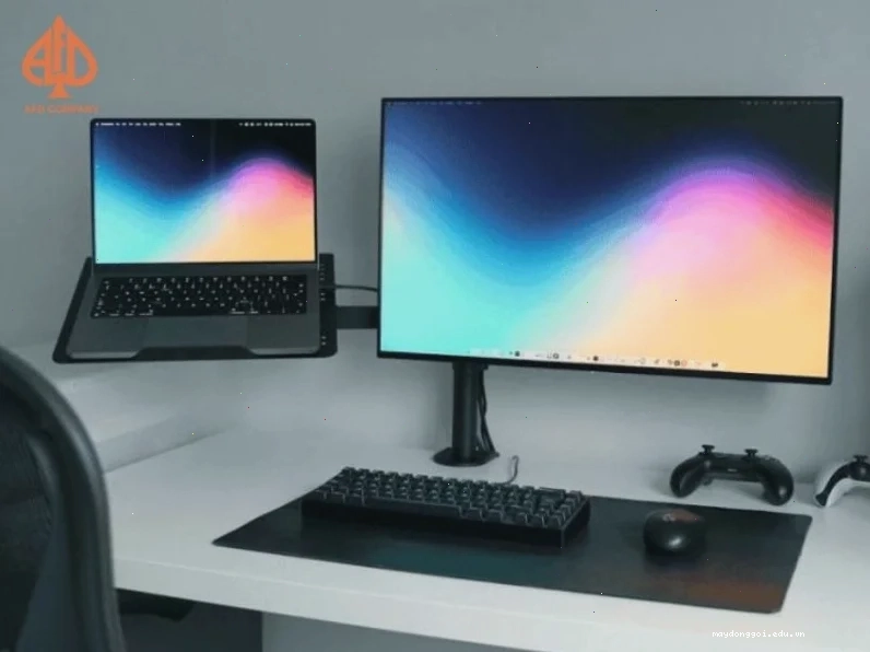 Màn hình Mac hiển thị chế độ Extend với hai màn hình