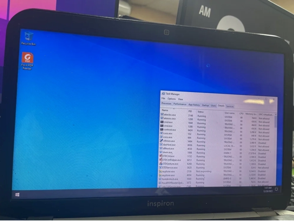 Tắt tính năng News and Interests để khắc phục lỗi taskbar Win 10