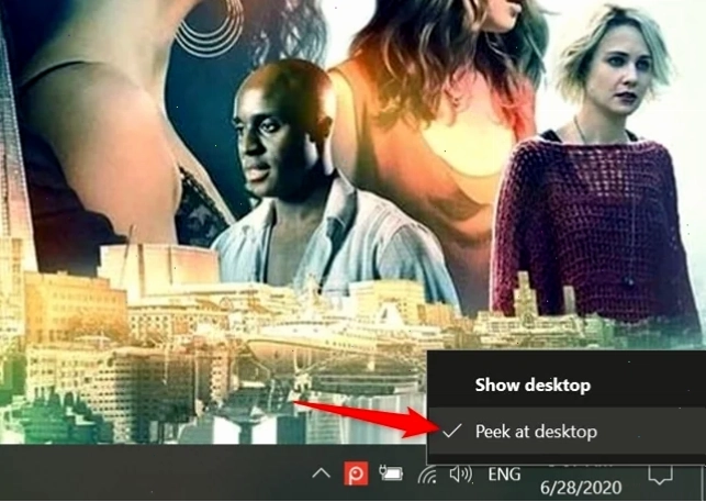 Tích chọn vào tùy chọn Peek At Desktop để kích hoạt tính năng xem trước màn hình