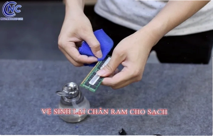 Vệ sinh RAM máy tính